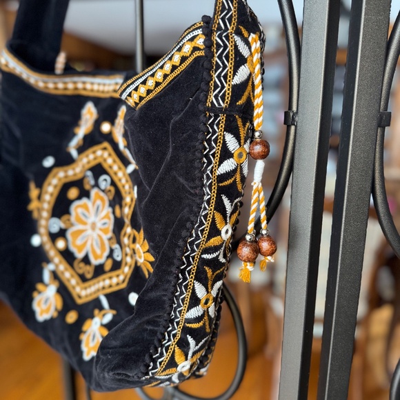 Free People Vic Velvet Slouchy Bag - Picture 7 of 12